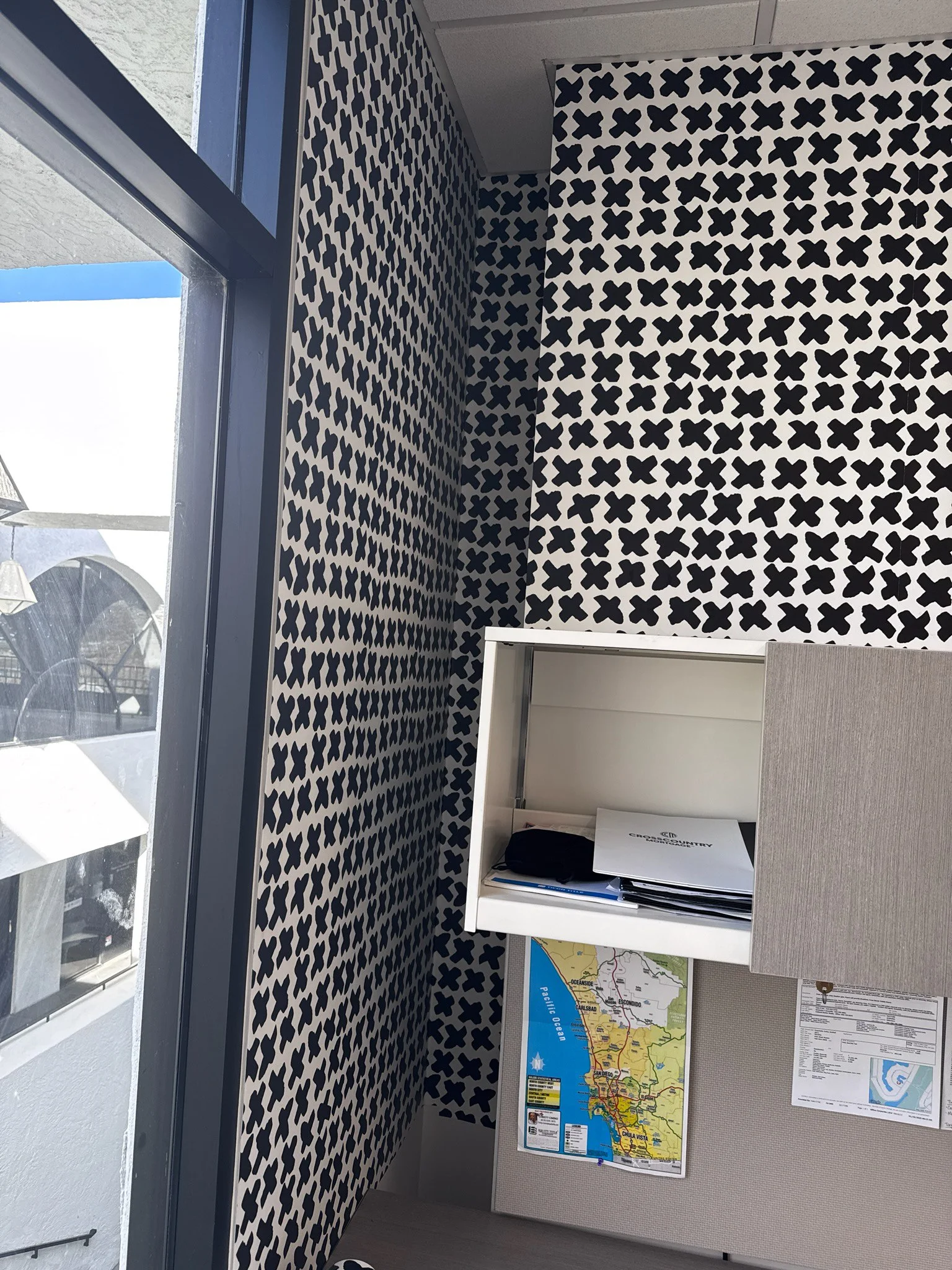 Professional wallpaper removal service in Los Angeles